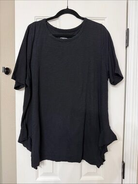 Lane Bryant Black Short Sleeve Ruffle-Hem Tee